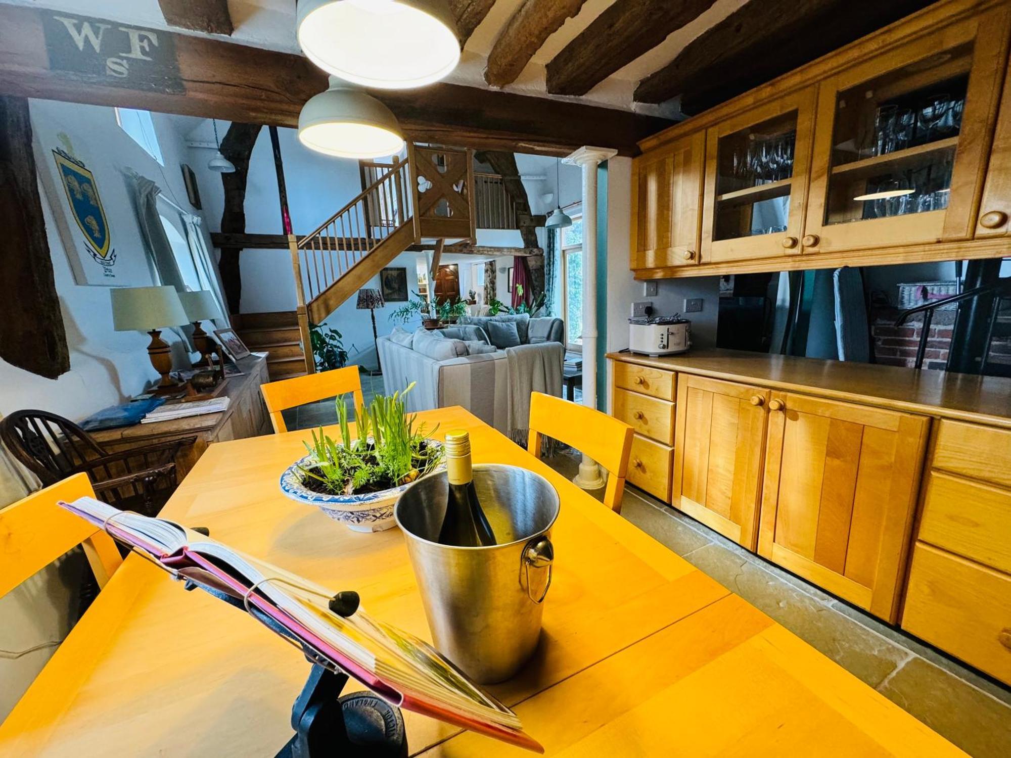 Unique 17c Listed Barn In A Shropshire Hamlet.