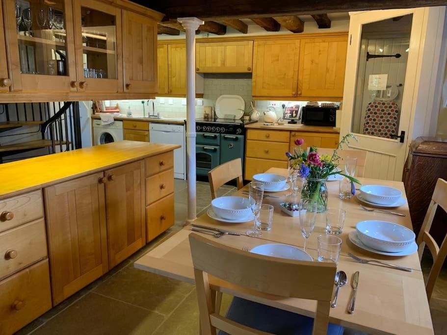 Holiday home Unique 17c Listed Barn In A Shropshire Hamlet. *